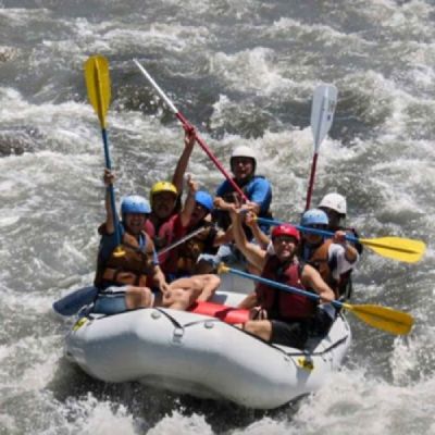 Viajes Organizados a Colombia • La Colombia Real • Viaje en Grupo • Rafting Rio Negro