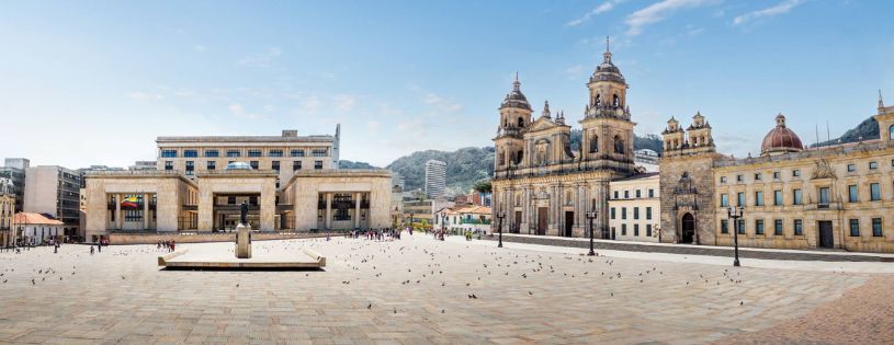 Bogotá: Guía esencial para tu Viaje • La Colombia Real • Plaza Bolivar