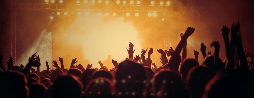 Parque de la 93 en Bogotá • La Colombia Real • Música en Vivo